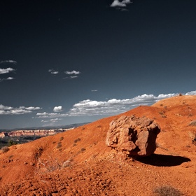 Lonely Rock in Bryce Canyon